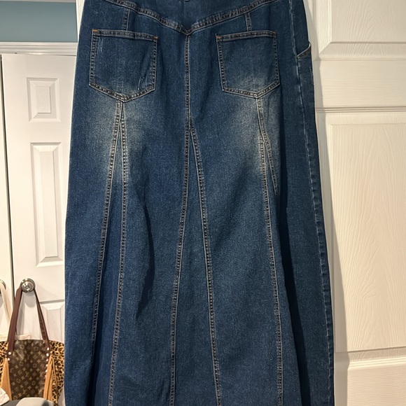 Jean long skirt size xxl 14-16 all offers will be considered - Picture 2 of 3